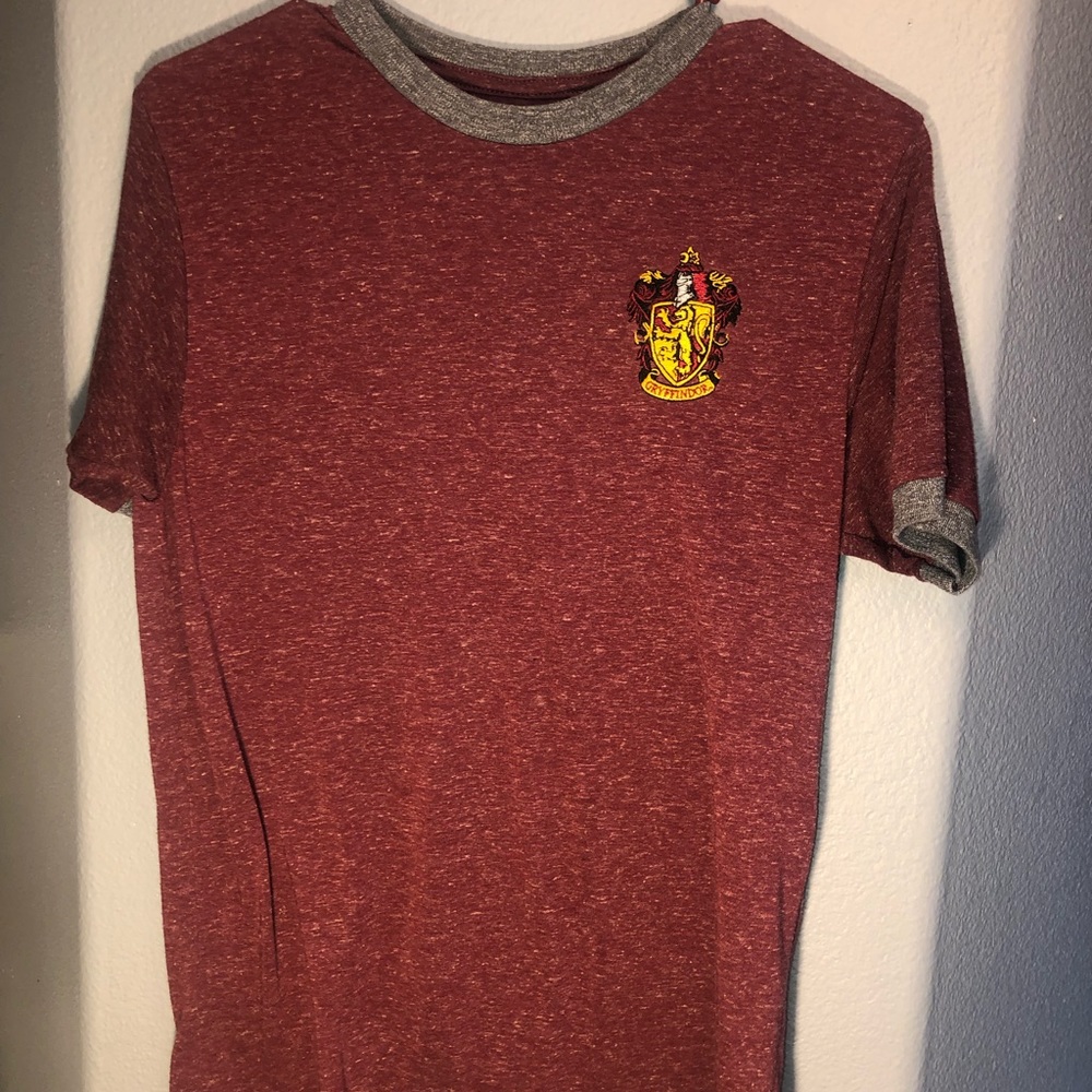HARRY POTTER GRYFFINDOR SHIRT